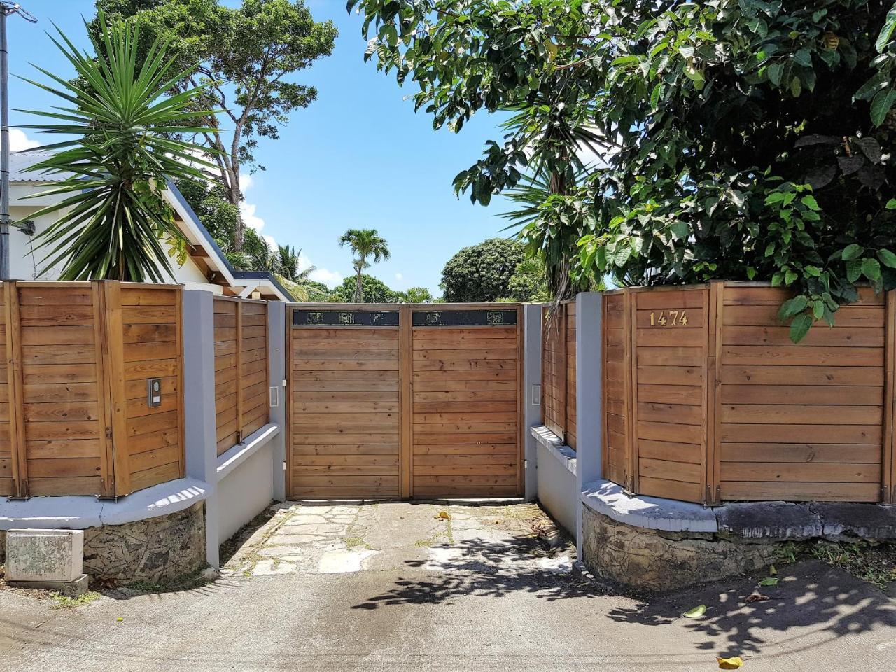 Habitation Villa Les Cassias Petit-Bourg Exterior photo